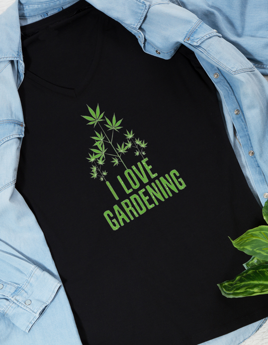 I love Gardening v neck shirt