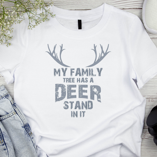 MY FAMILY TREE HAS A DEER STAND IN IT MENS T-SHIRT